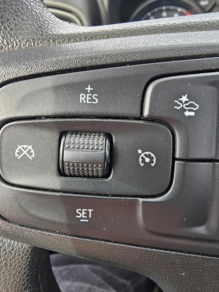 Chevrolet Silverado 2500HD 4WD Reg Cab 142" Work Truck 2025