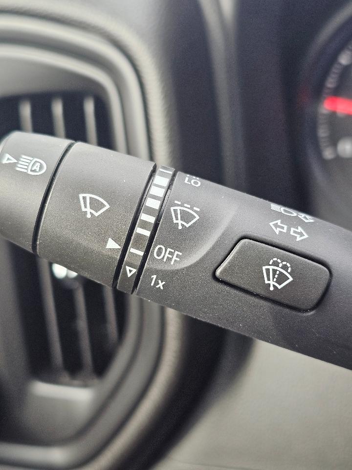 Chevrolet Silverado 2500HD 4WD Reg Cab 142" Work Truck 2025