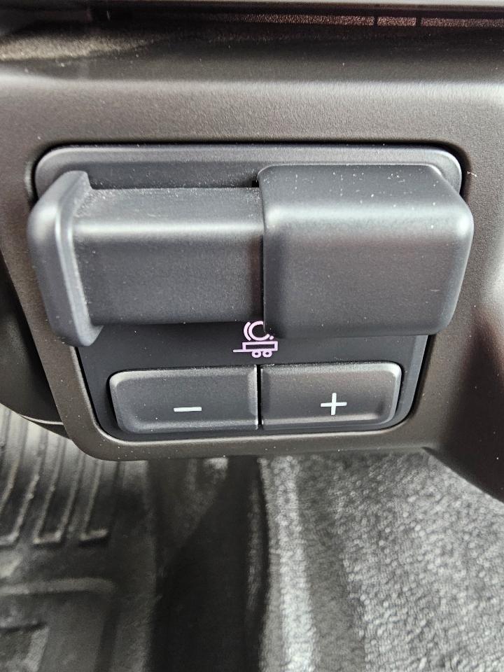 Chevrolet Silverado 2500HD 4WD Reg Cab 142" Work Truck 2025