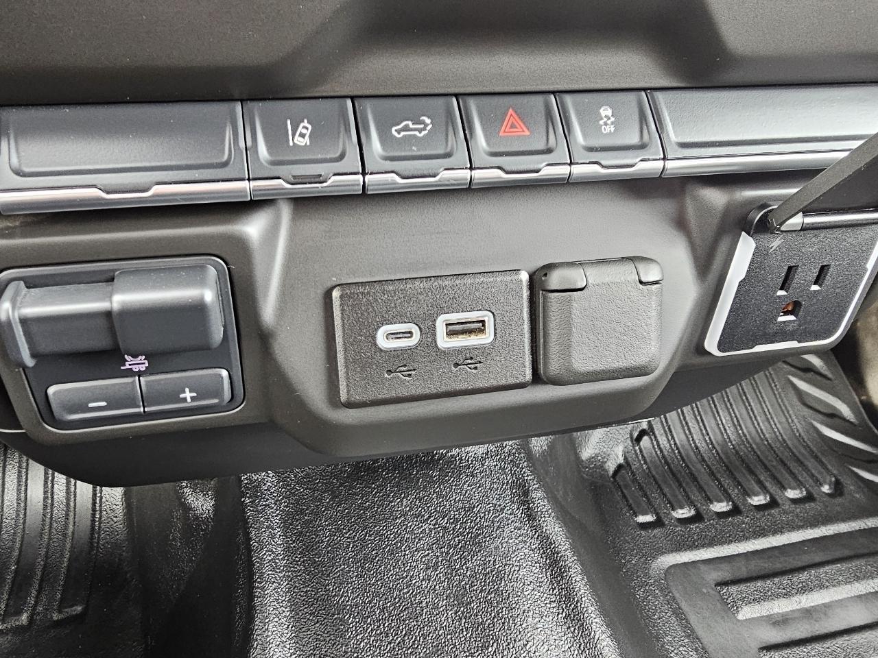 Chevrolet Silverado 2500HD 4WD Reg Cab 142" Work Truck 2025