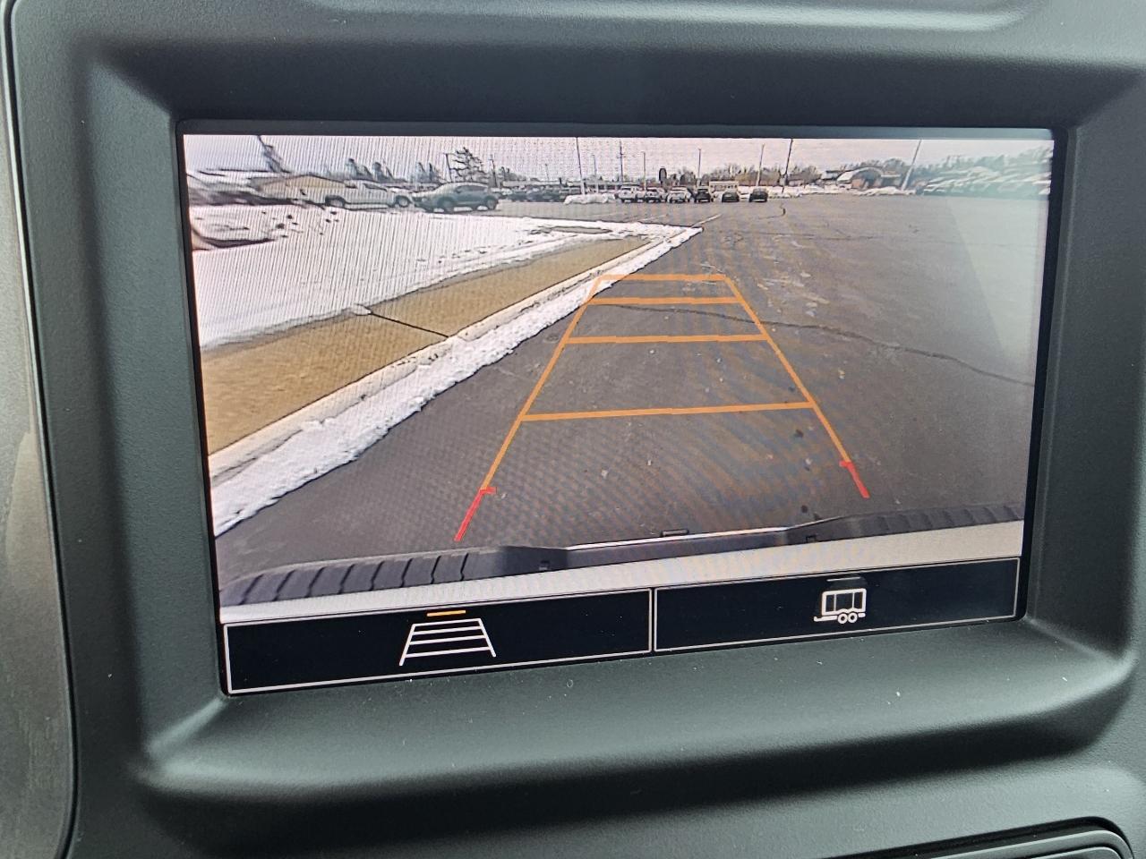 Chevrolet Silverado 2500HD 4WD Reg Cab 142" Work Truck 2025