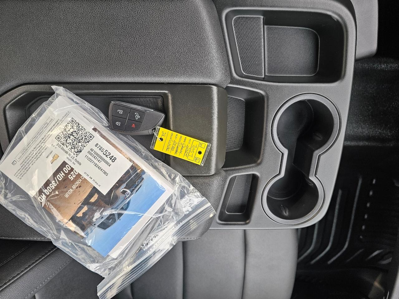 Chevrolet Silverado 2500HD 4WD Reg Cab 142" Work Truck 2025