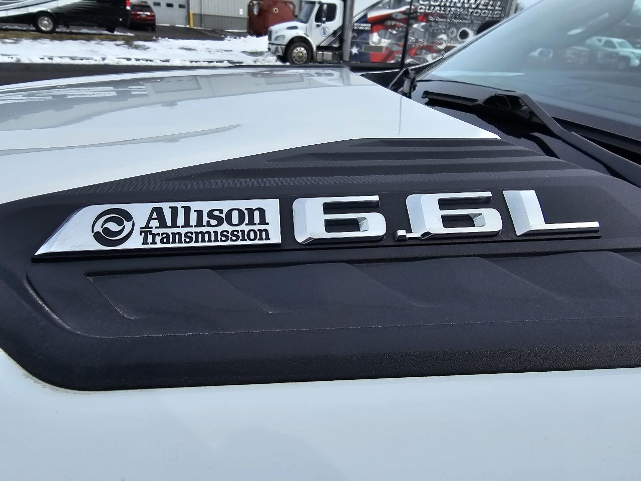 Chevrolet Silverado 2500HD 4WD Reg Cab 142" Work Truck 2025