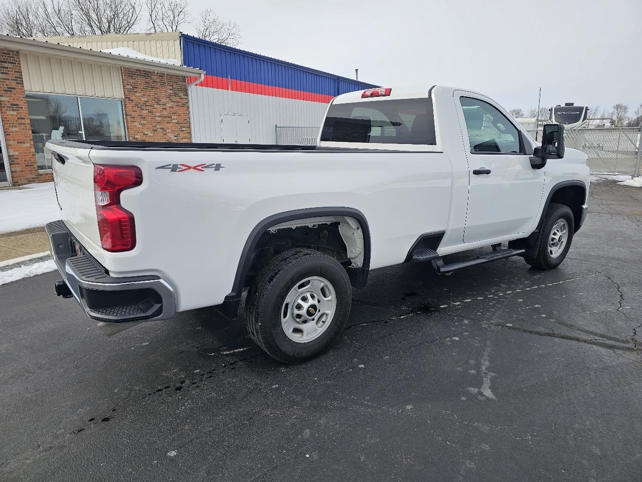 Chevrolet Silverado 2500HD 4WD Reg Cab 142" Work Truck 2025