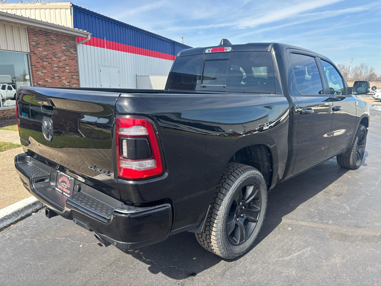 RAM 1500 Big Horn 4x4 Crew Cab 5'7" Box 2023