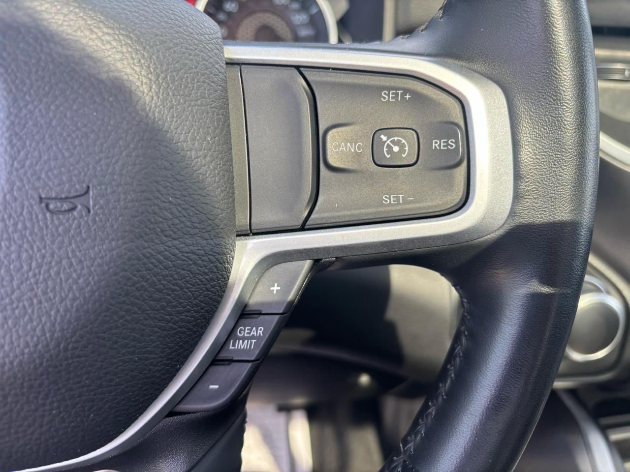 RAM 1500 Big Horn 4x4 Crew Cab 5'7" Box 2023