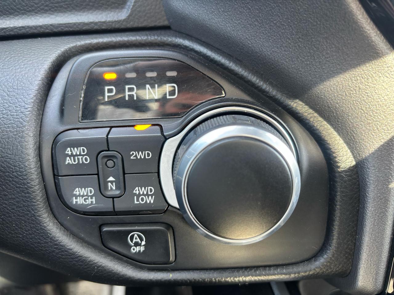 RAM 1500 Big Horn 4x4 Crew Cab 5'7" Box 2023