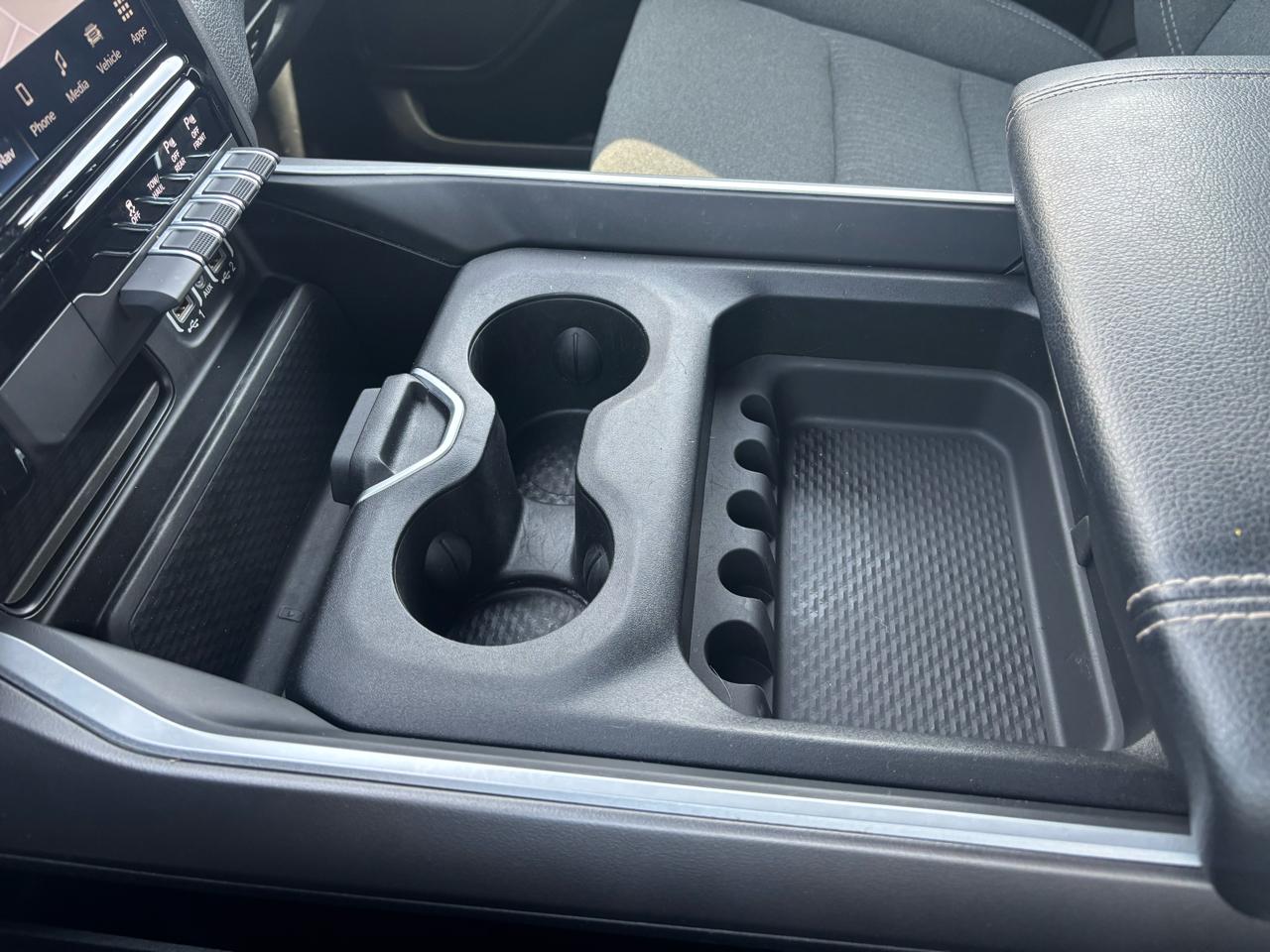 RAM 1500 Big Horn 4x4 Crew Cab 5'7" Box 2023