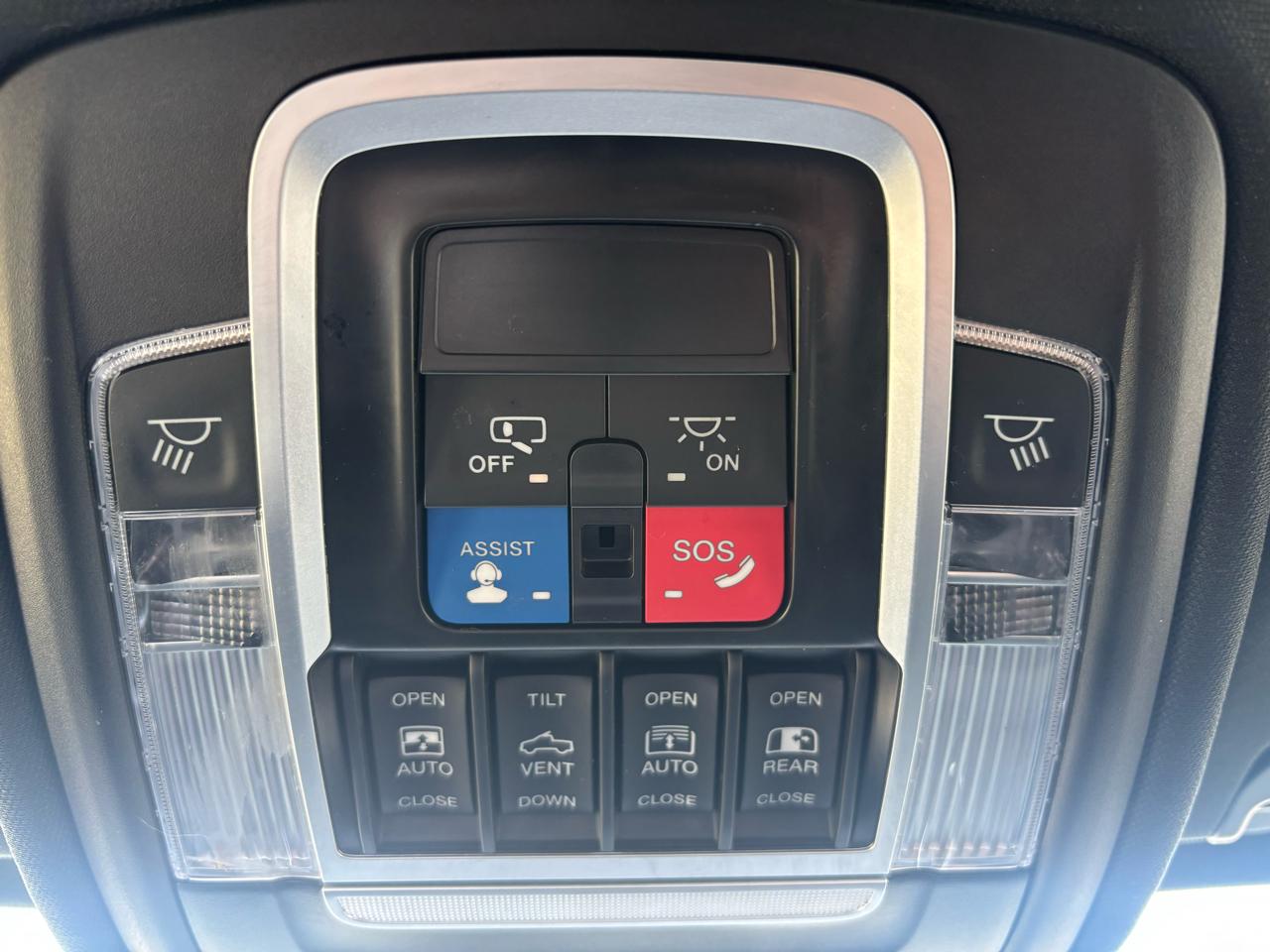 RAM 1500 Big Horn 4x4 Crew Cab 5'7" Box 2023