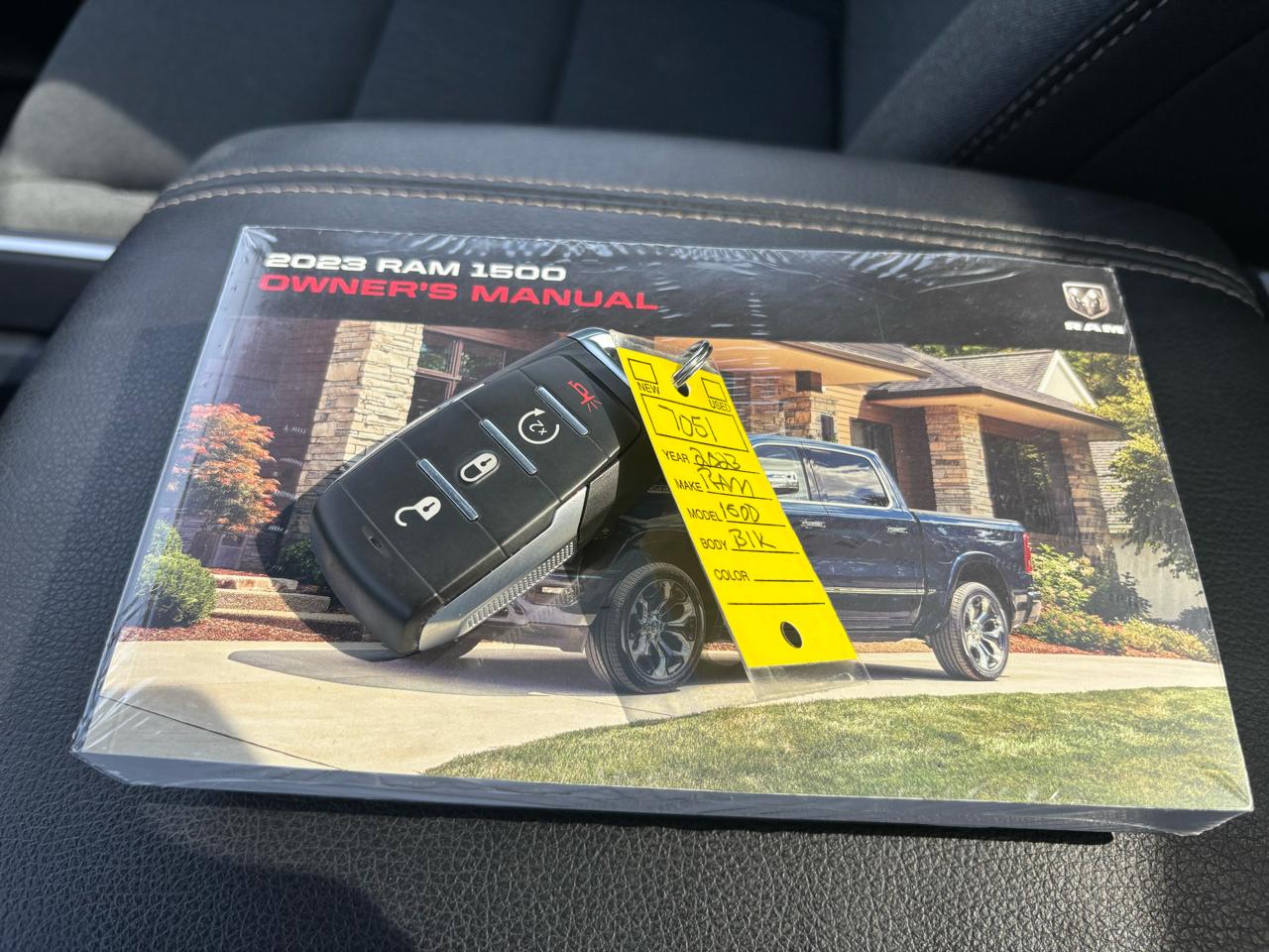 RAM 1500 Big Horn 4x4 Crew Cab 5'7" Box 2023