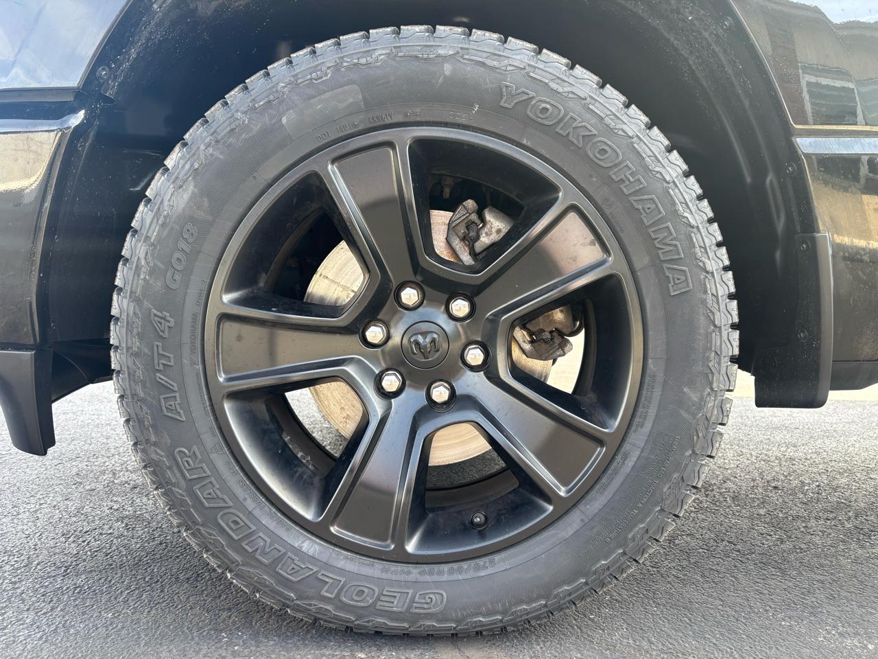 RAM 1500 Big Horn 4x4 Crew Cab 5'7" Box 2023