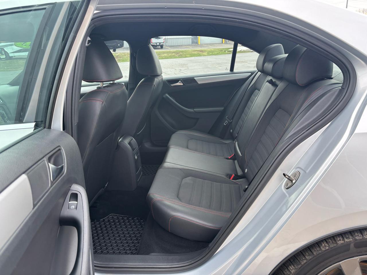 Volkswagen GLI 4dr Sdn Man Autobahn w/Nav PZEV *Ltd Avail* 2013