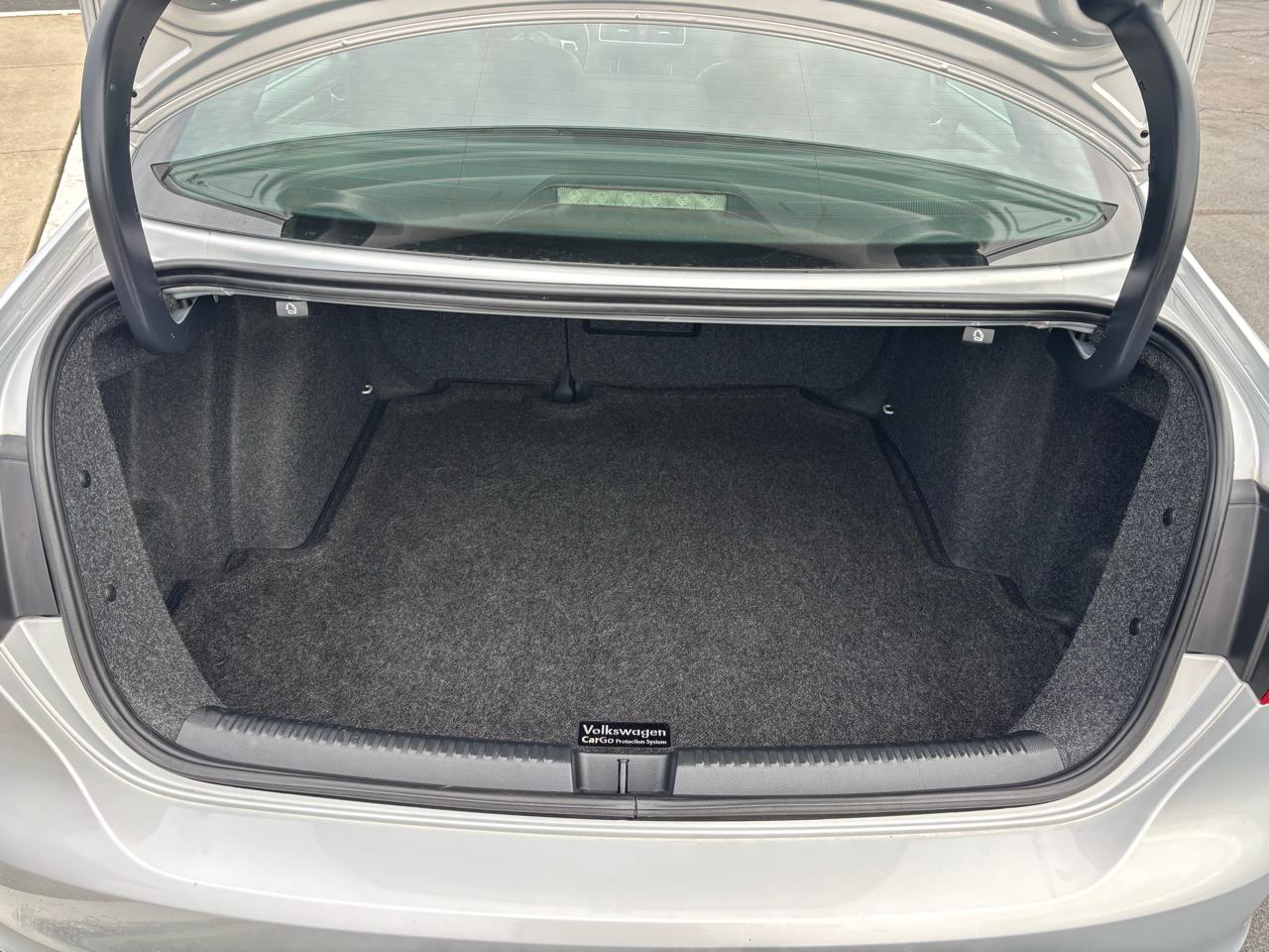 Volkswagen GLI 4dr Sdn Man Autobahn w/Nav PZEV *Ltd Avail* 2013