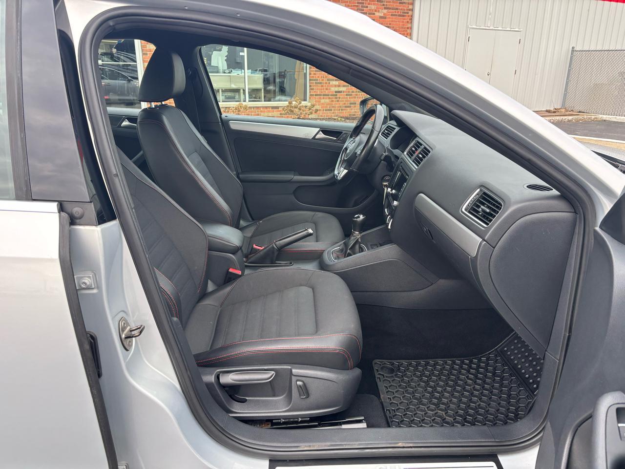 Volkswagen GLI 4dr Sdn Man Autobahn w/Nav PZEV *Ltd Avail* 2013