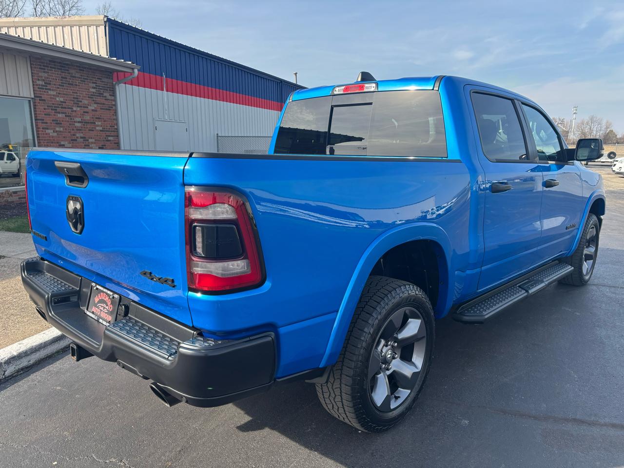 RAM 1500 Big Horn 4x4 Crew Cab 5'7" Box 2023