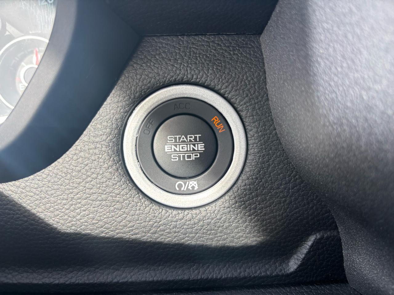 RAM 1500 Big Horn 4x4 Crew Cab 5'7" Box 2023