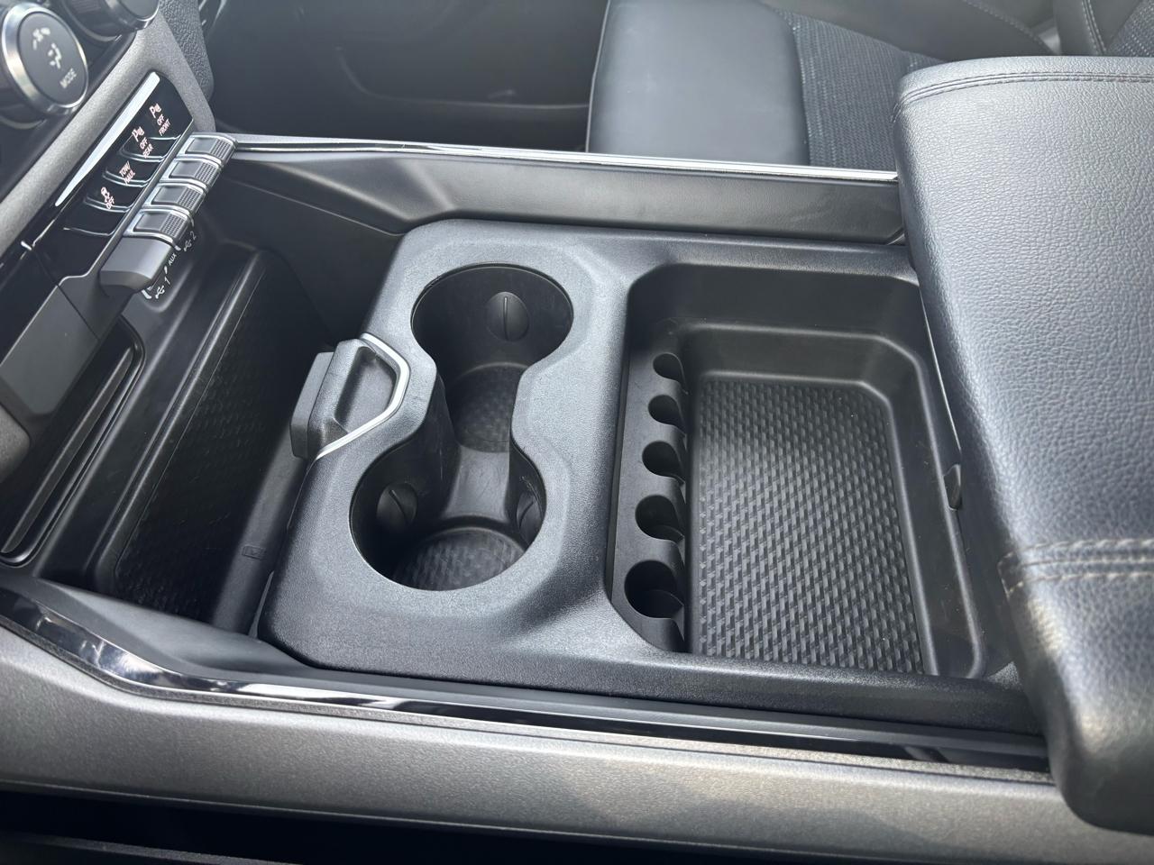 RAM 1500 Big Horn 4x4 Crew Cab 5'7" Box 2023