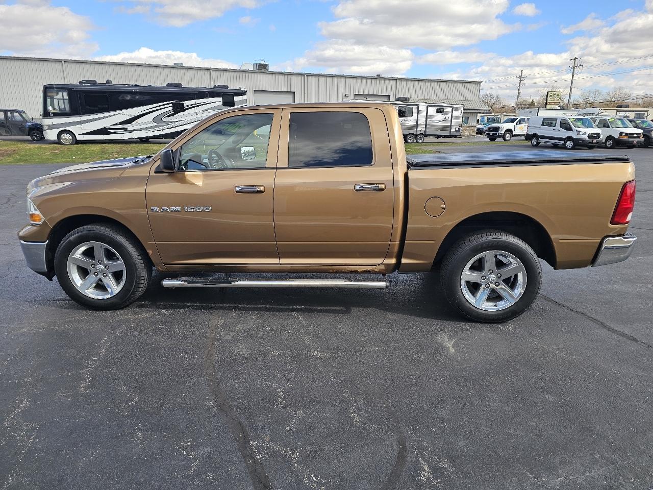 RAM 1500 4WD Crew Cab 140.5" SLT 2011