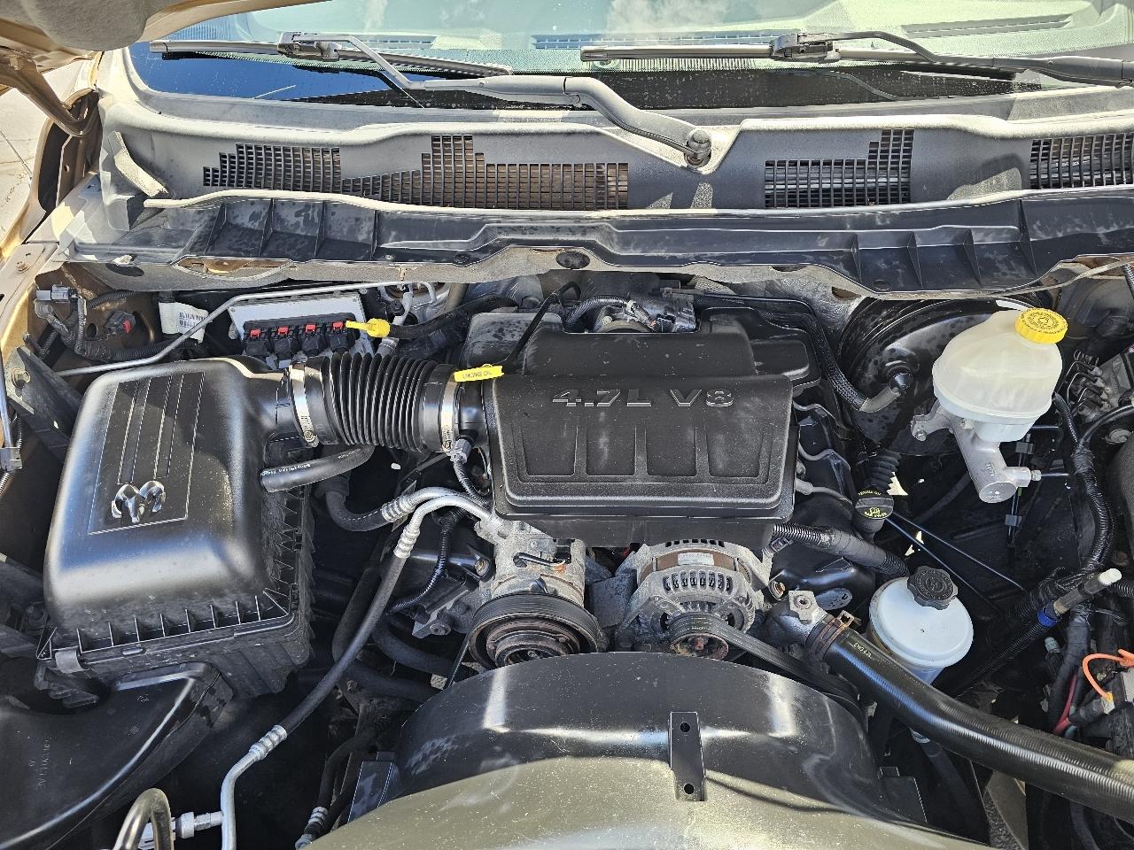 RAM 1500 4WD Crew Cab 140.5" SLT 2011