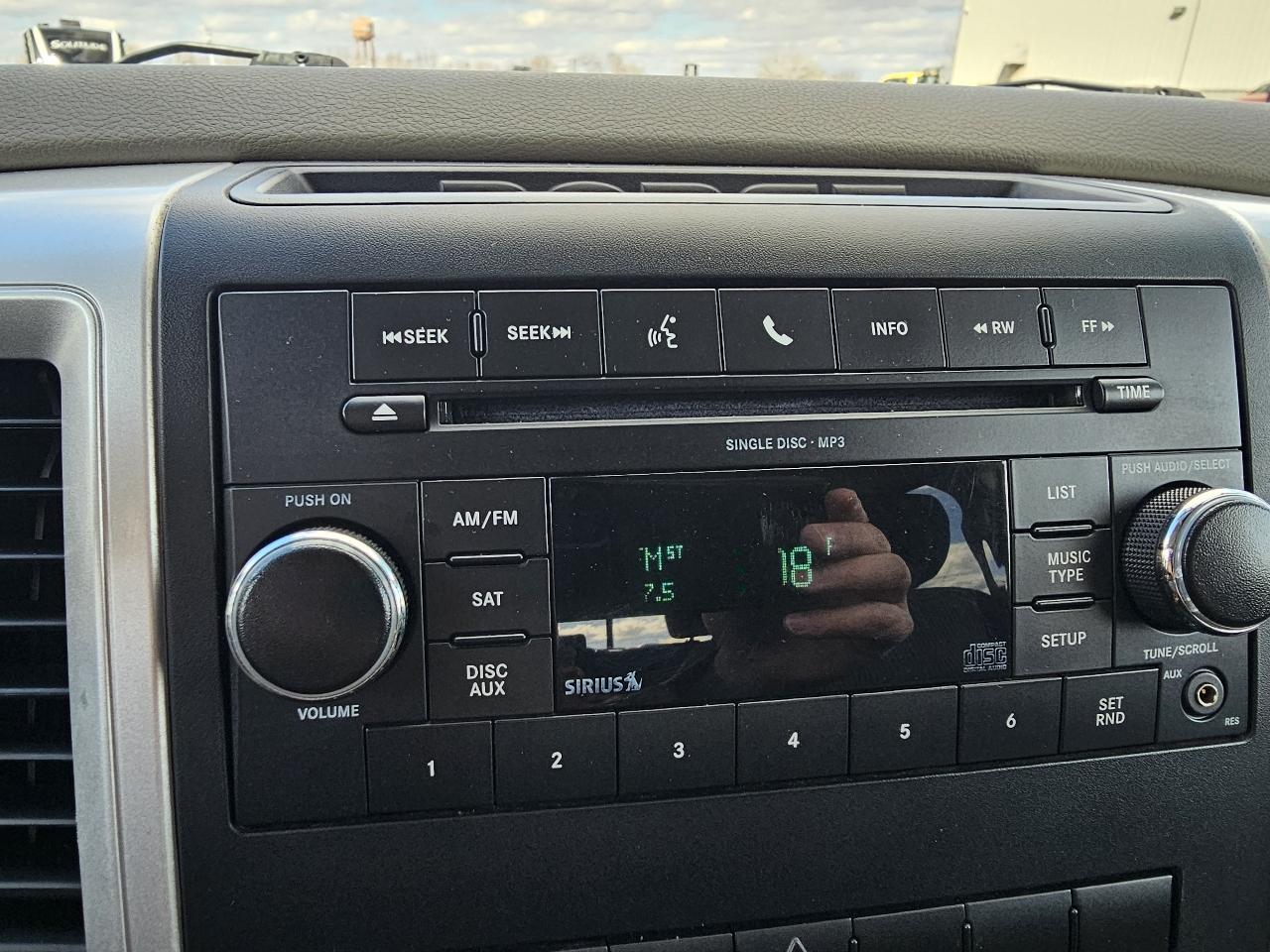 RAM 1500 4WD Crew Cab 140.5" SLT 2011