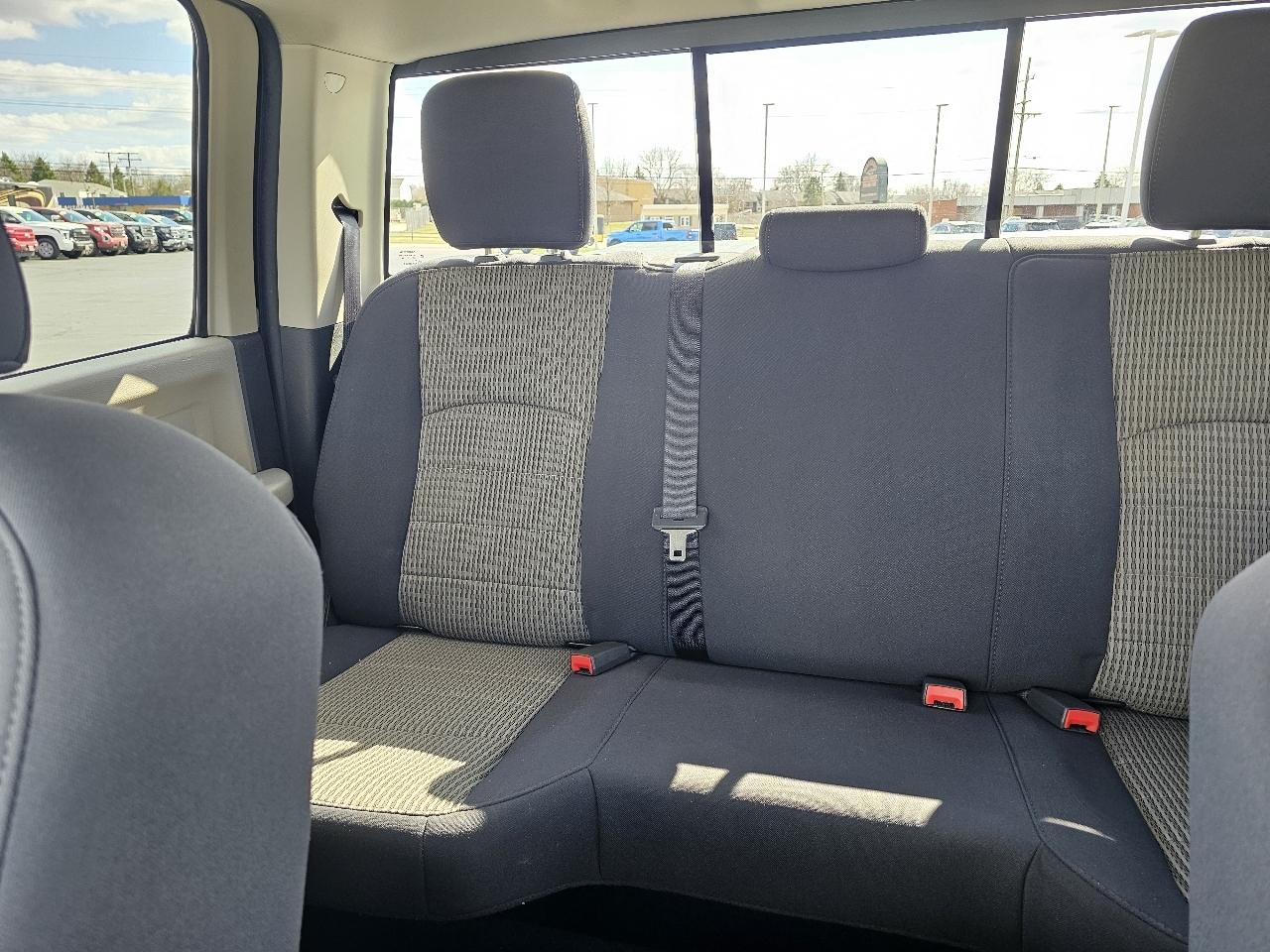 RAM 1500 4WD Crew Cab 140.5" SLT 2011