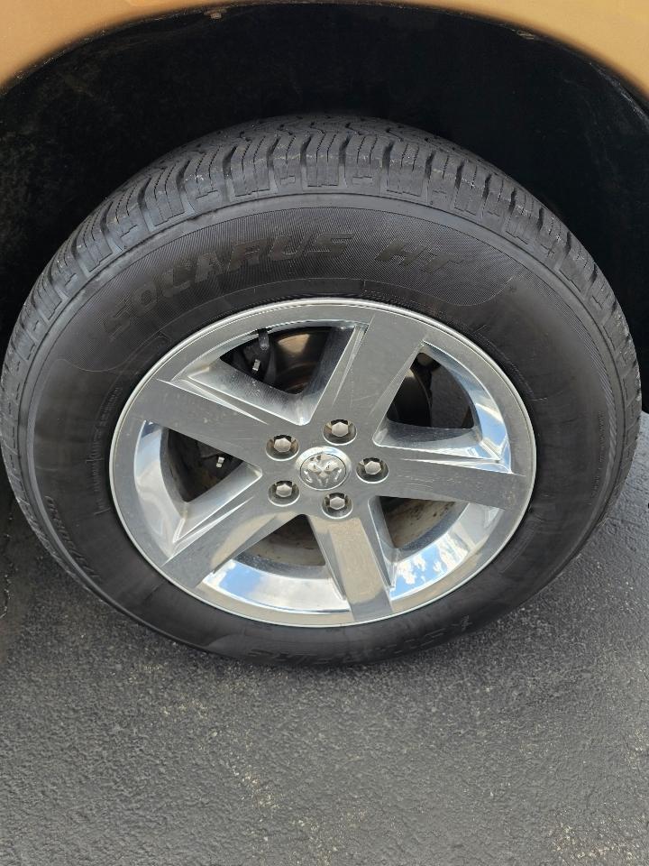 RAM 1500 4WD Crew Cab 140.5" SLT 2011