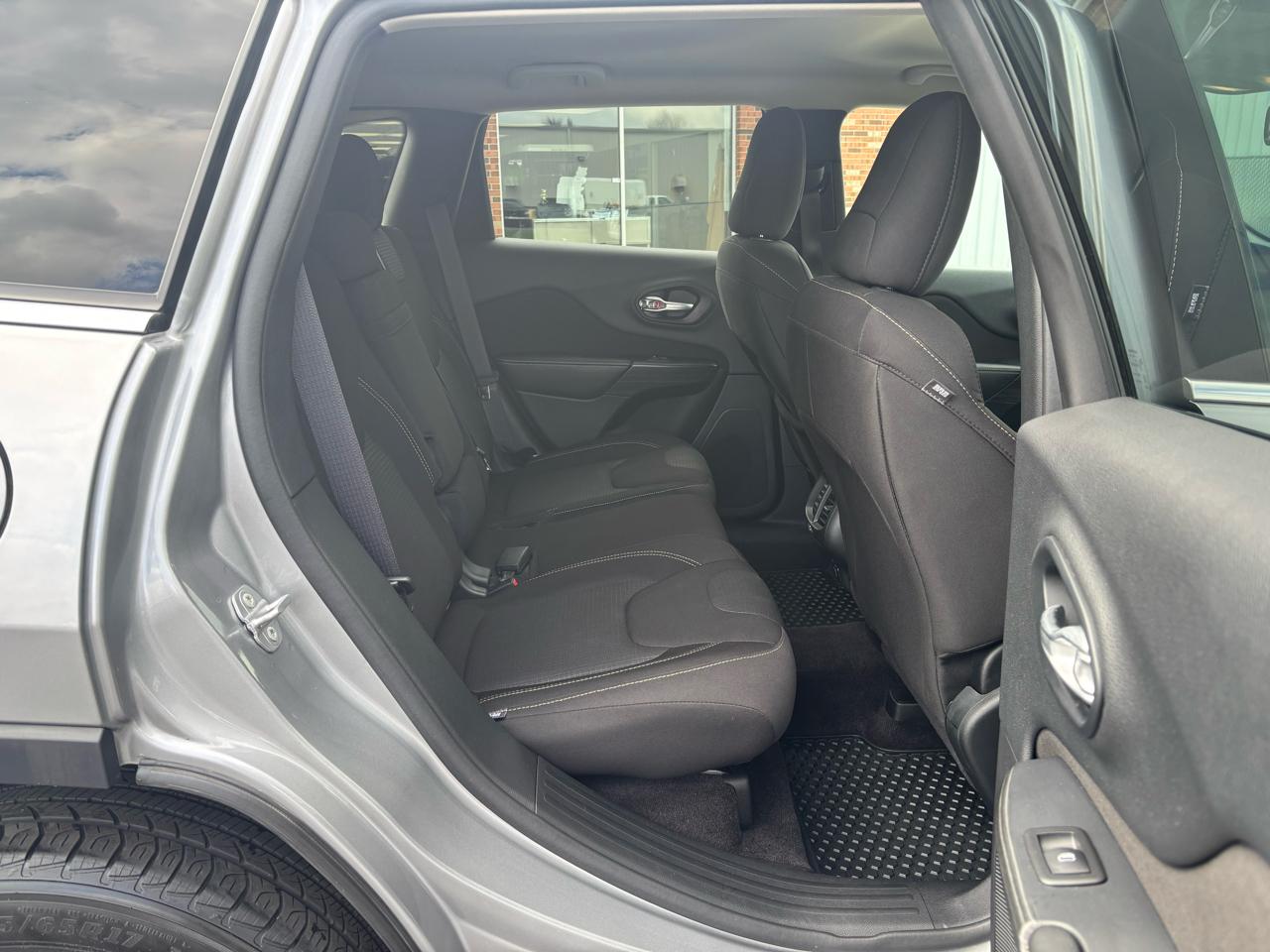 Jeep Cherokee 4WD 4dr Latitude 2016