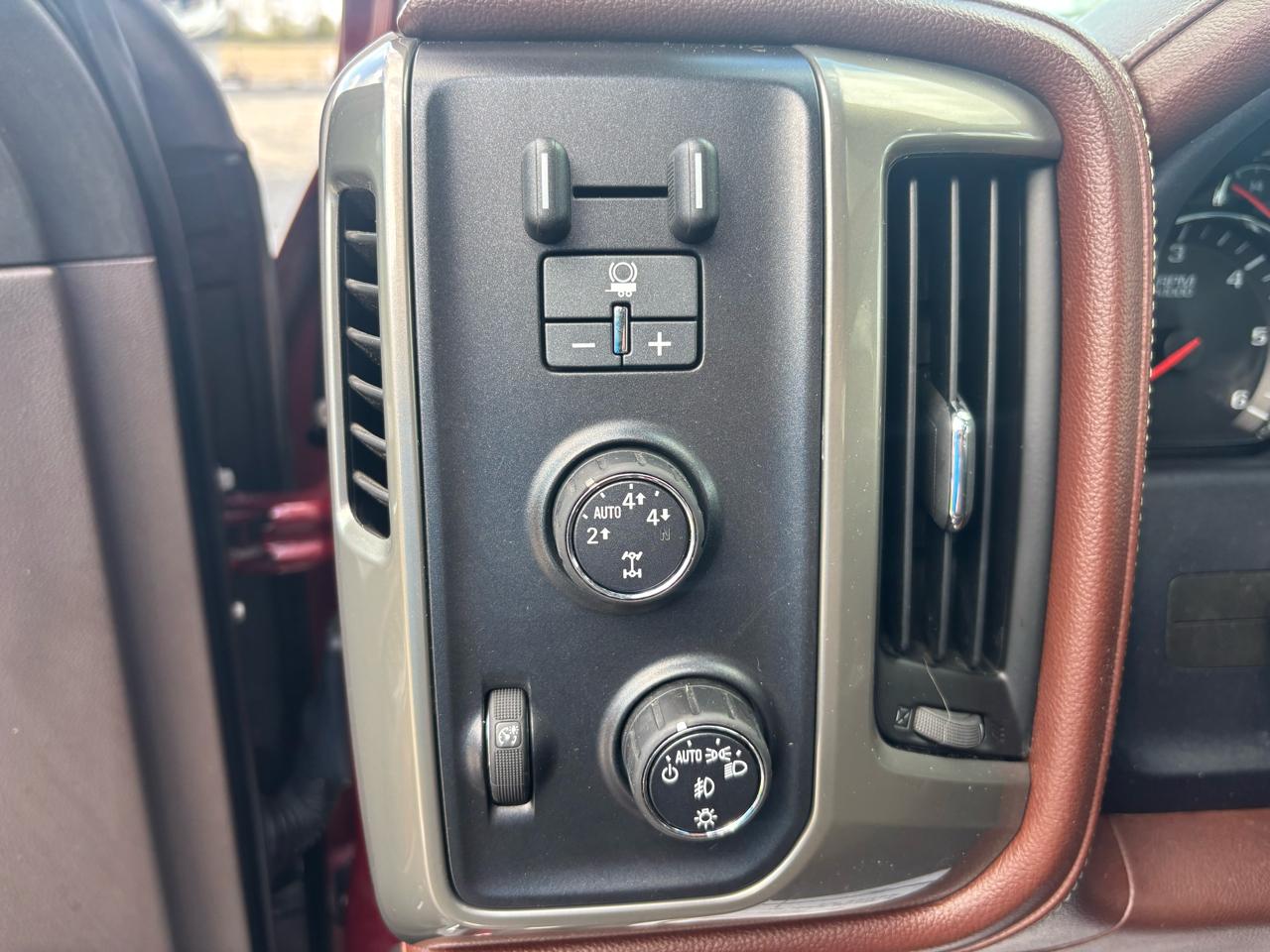 Chevrolet Silverado 1500 4WD Crew Cab 143.5" High Country 2014