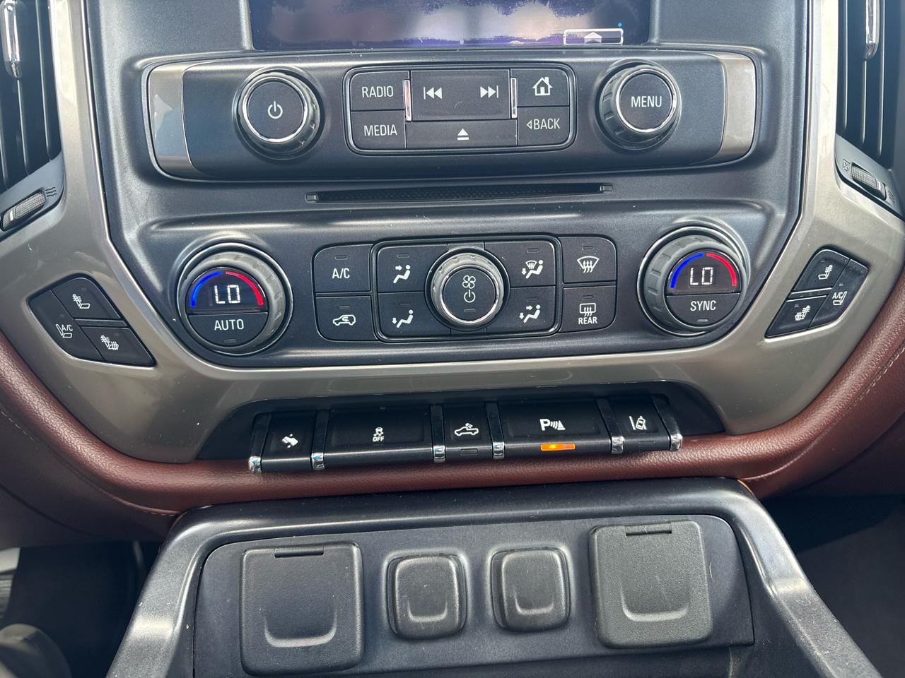 Chevrolet Silverado 1500 4WD Crew Cab 143.5" High Country 2014