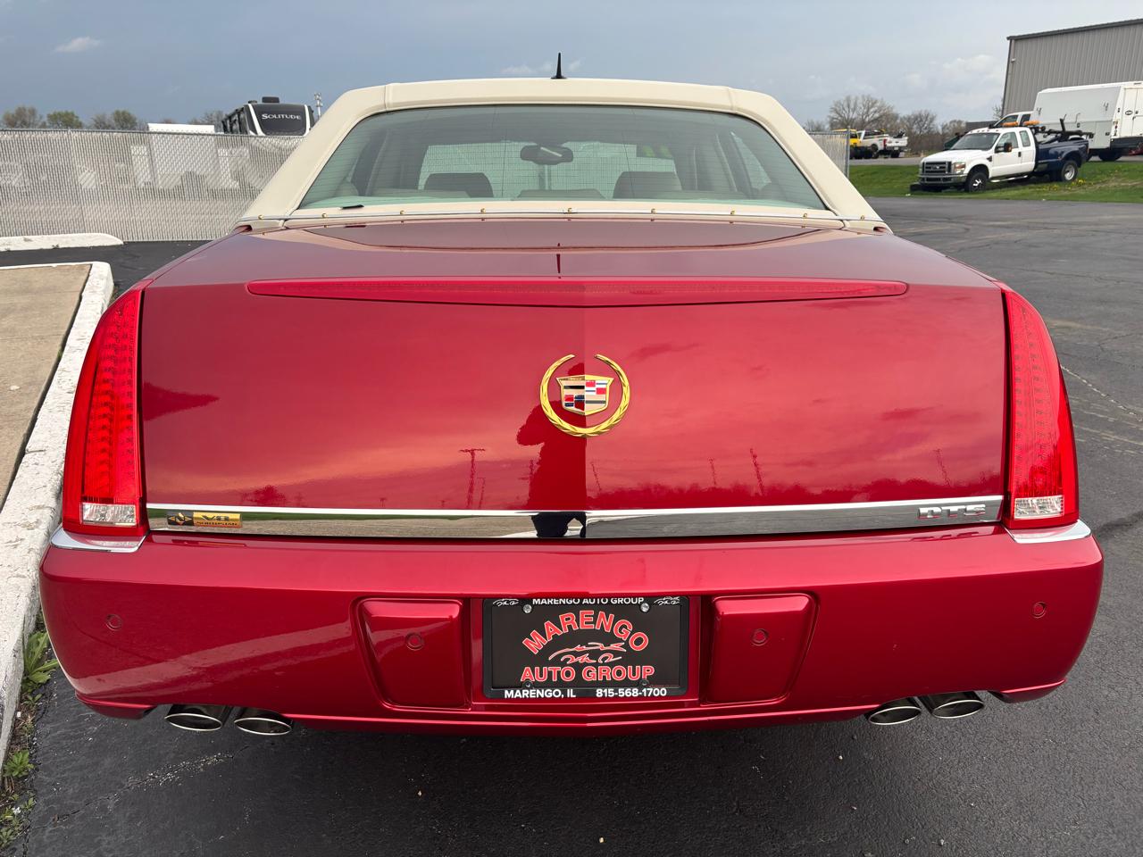 Cadillac DTS 4dr Sdn Luxury I 2007