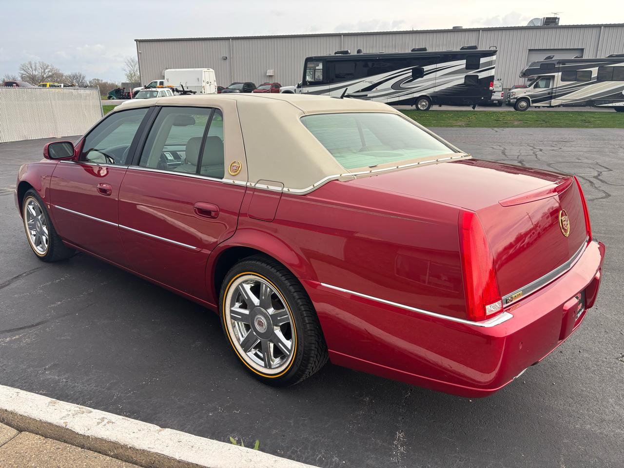 Cadillac DTS 4dr Sdn Luxury I 2007