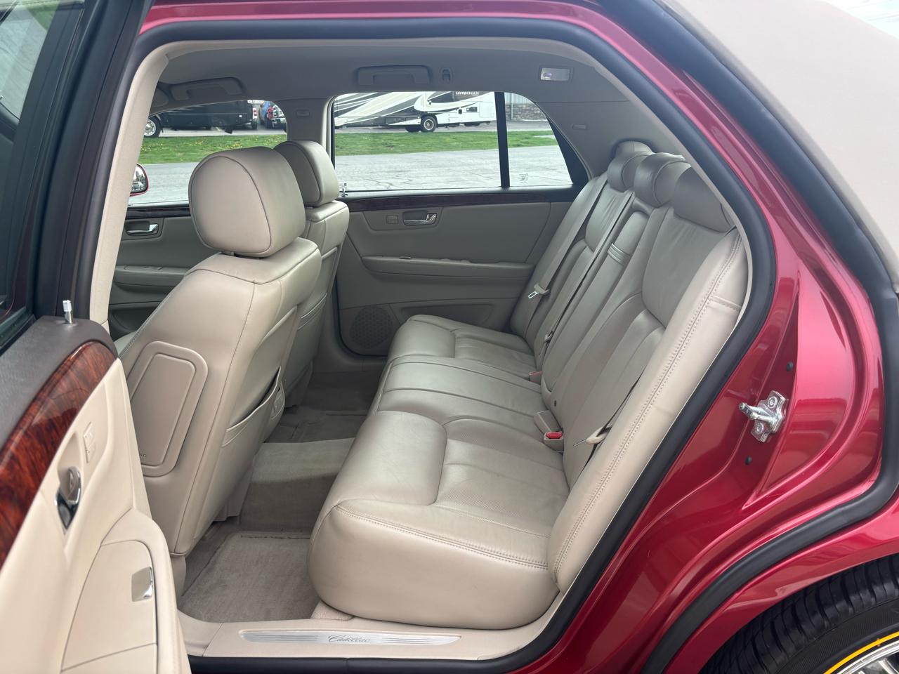 Cadillac DTS 4dr Sdn Luxury I 2007