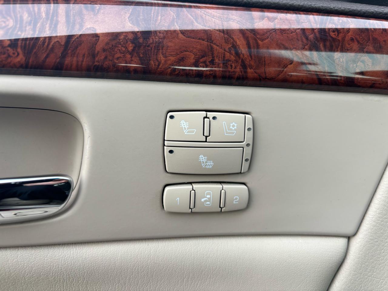 Cadillac DTS 4dr Sdn Luxury I 2007