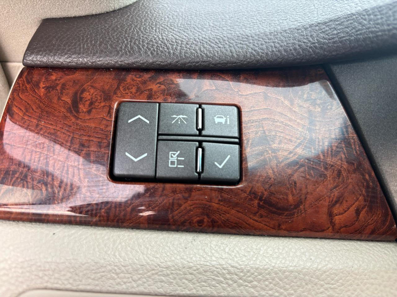 Cadillac DTS 4dr Sdn Luxury I 2007