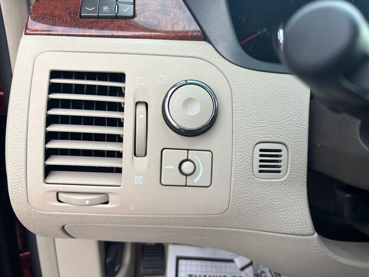 Cadillac DTS 4dr Sdn Luxury I 2007