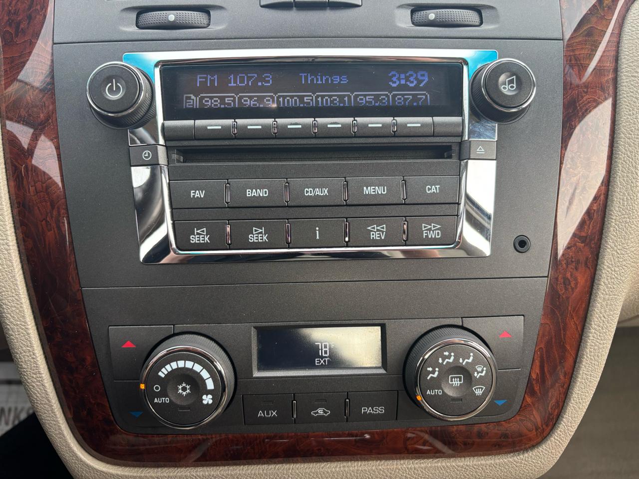 Cadillac DTS 4dr Sdn Luxury I 2007