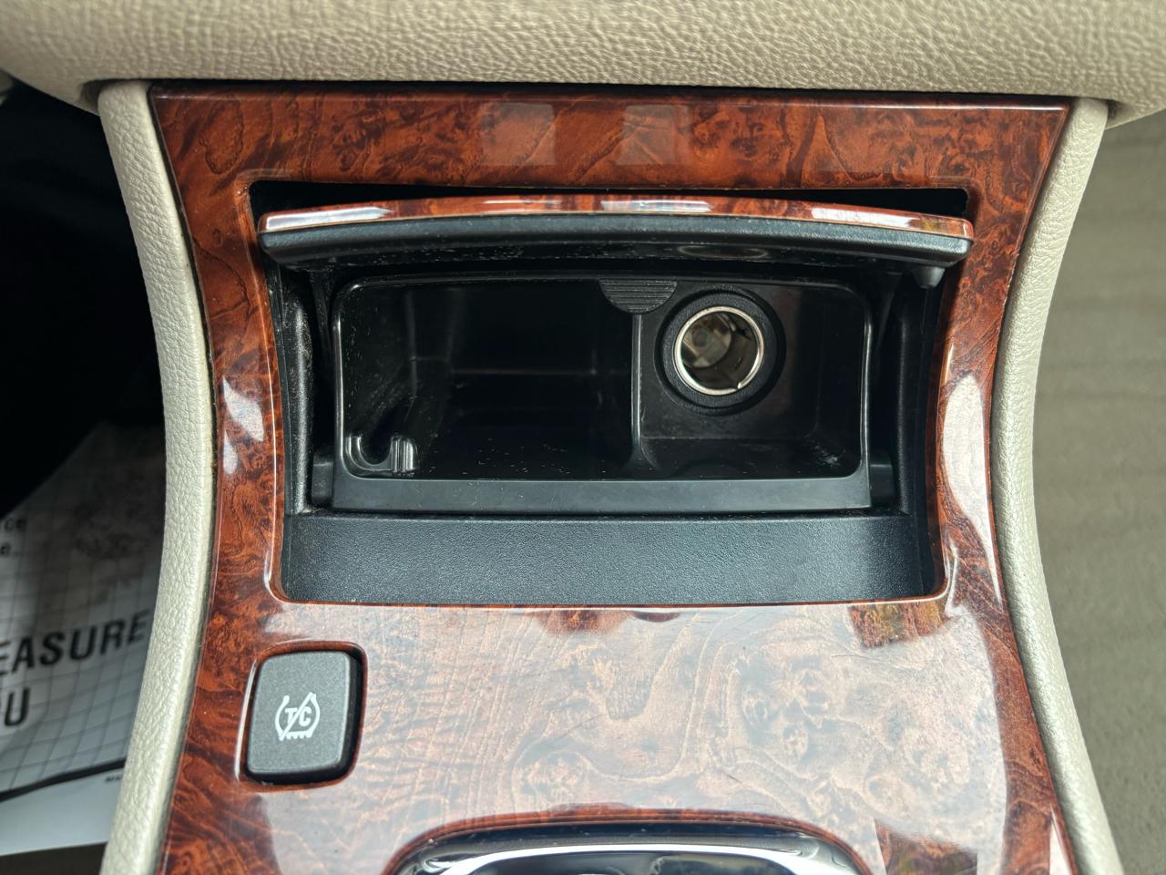 Cadillac DTS 4dr Sdn Luxury I 2007