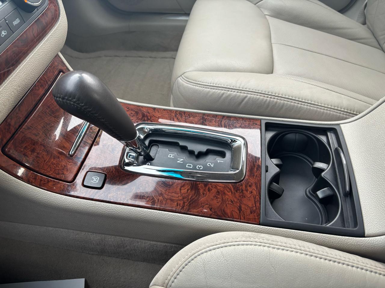 Cadillac DTS 4dr Sdn Luxury I 2007