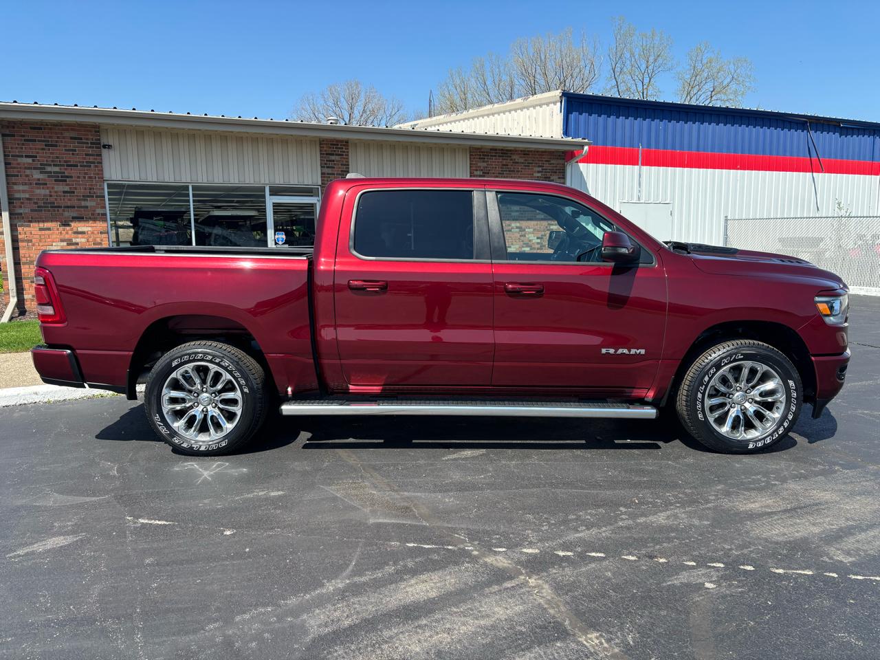 RAM 1500 Laramie 4x4 Crew Cab 5'7" Box 2024