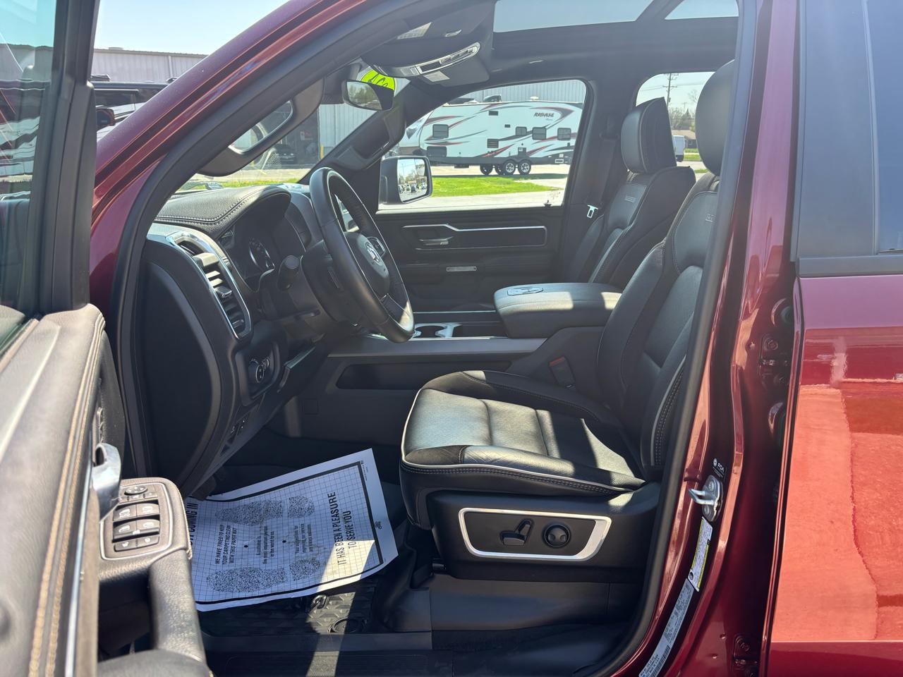 RAM 1500 Laramie 4x4 Crew Cab 5'7" Box 2024