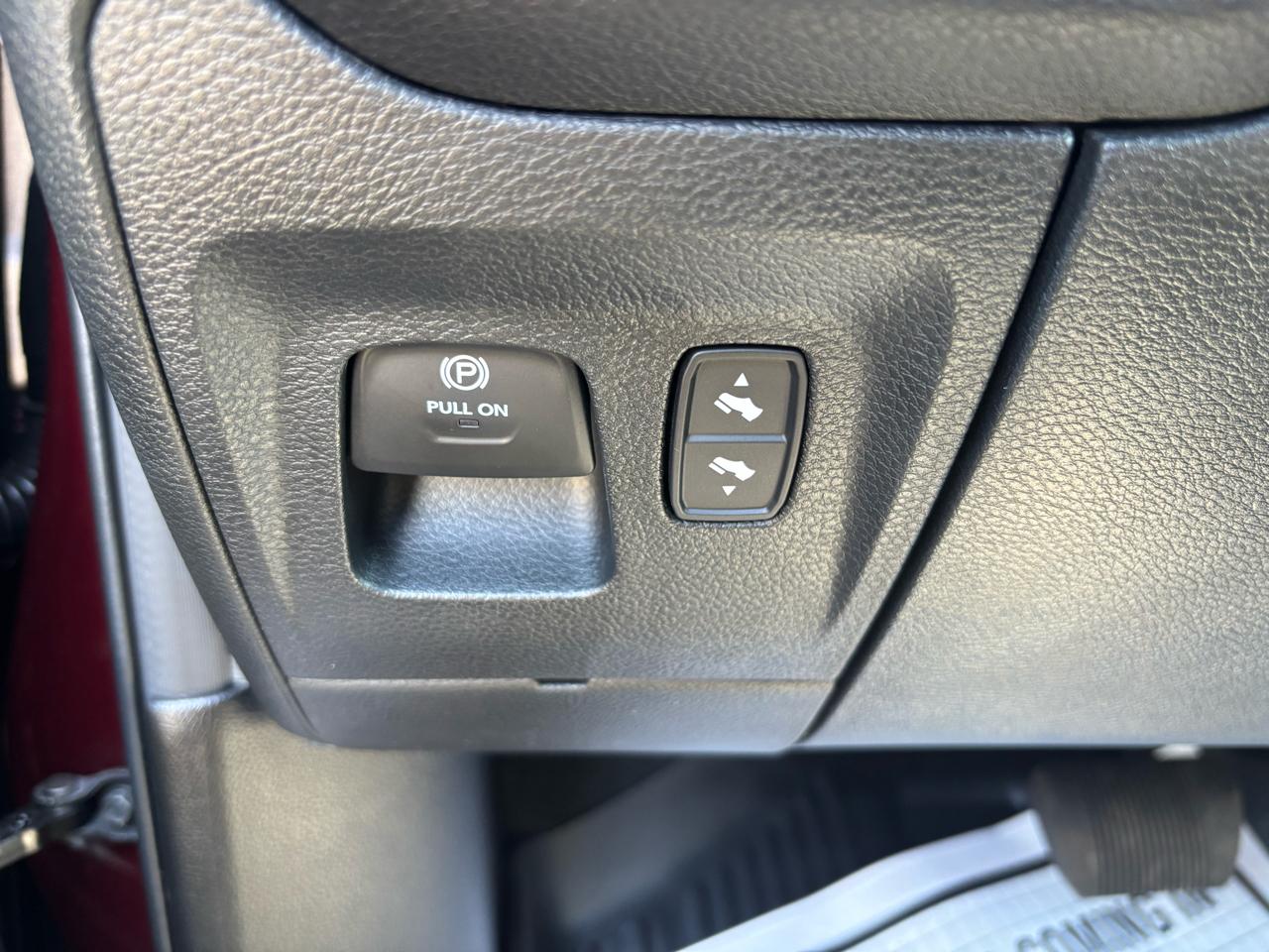 RAM 1500 Laramie 4x4 Crew Cab 5'7" Box 2024