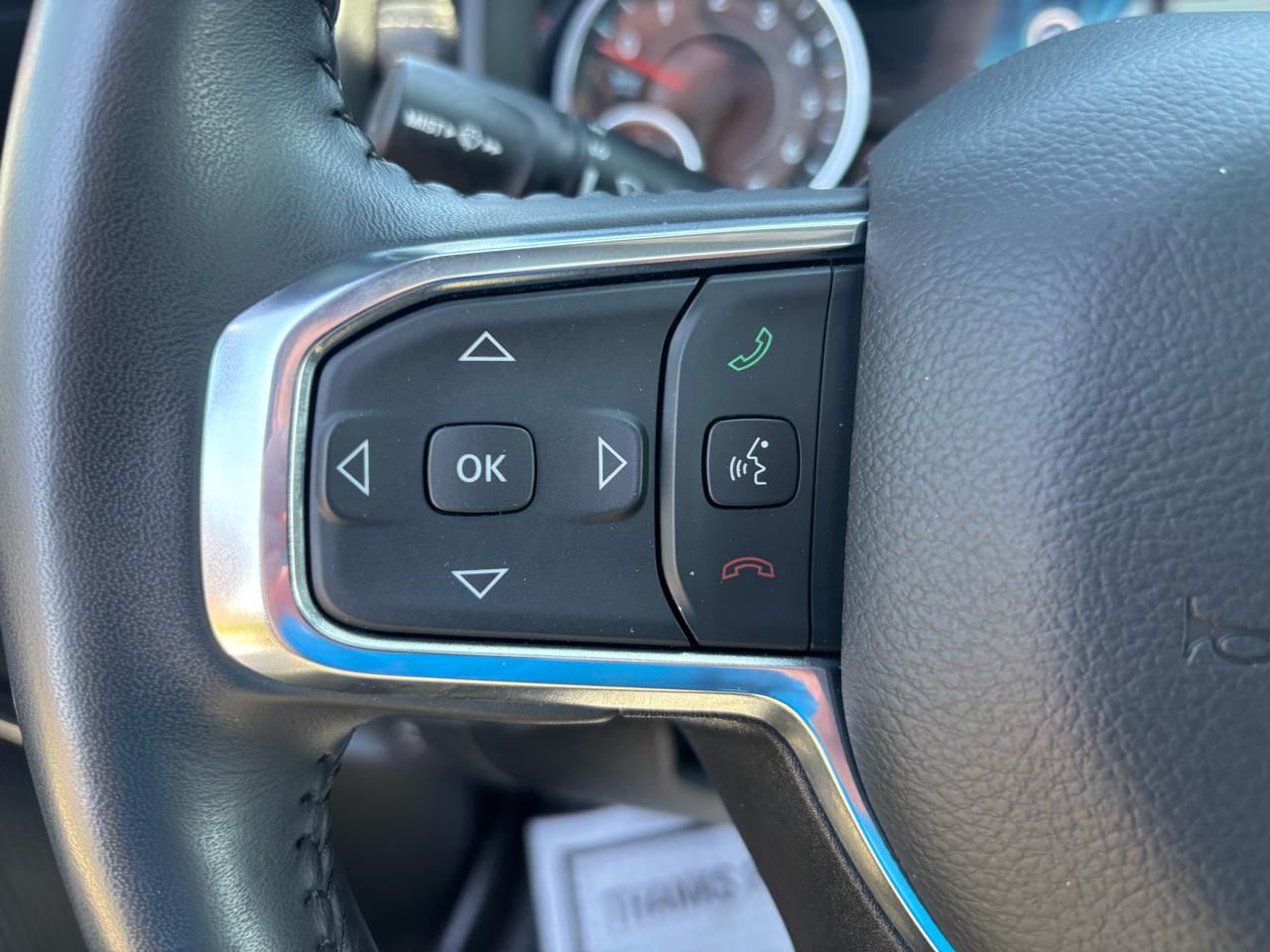 RAM 1500 Laramie 4x4 Crew Cab 5'7" Box 2024