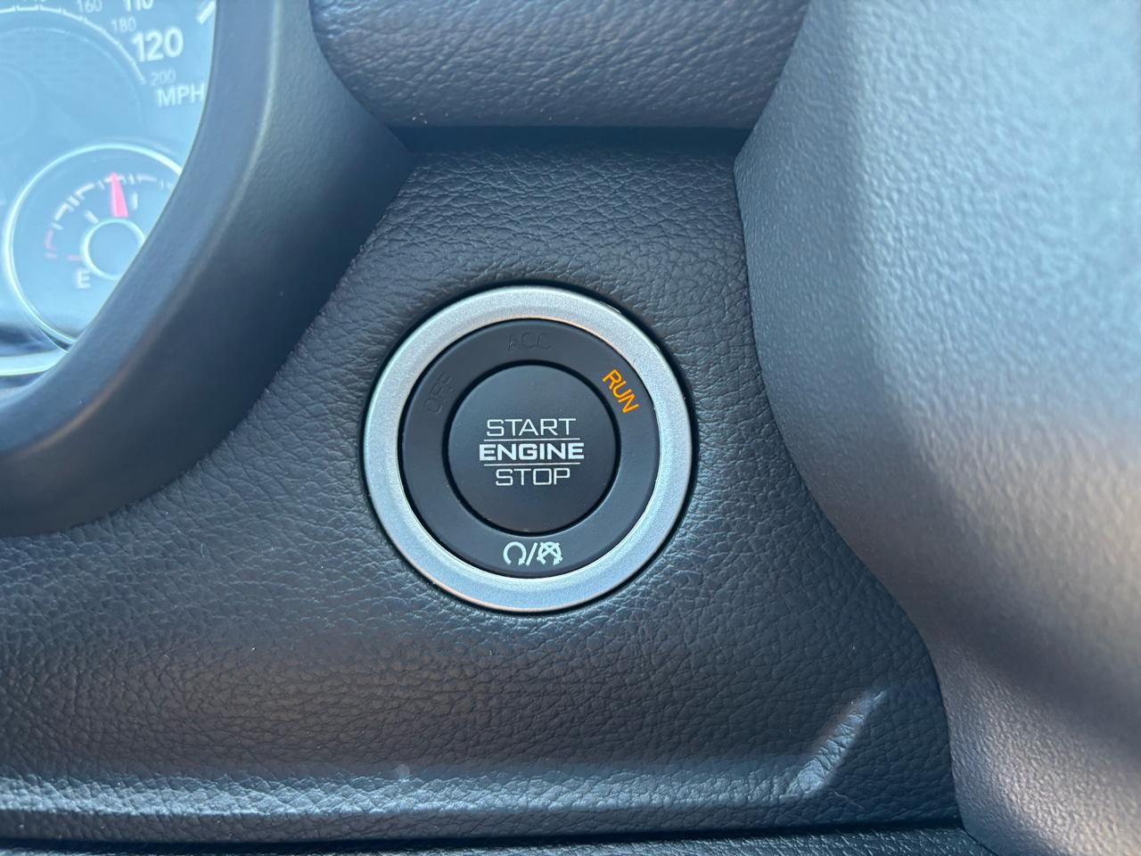 RAM 1500 Laramie 4x4 Crew Cab 5'7" Box 2024