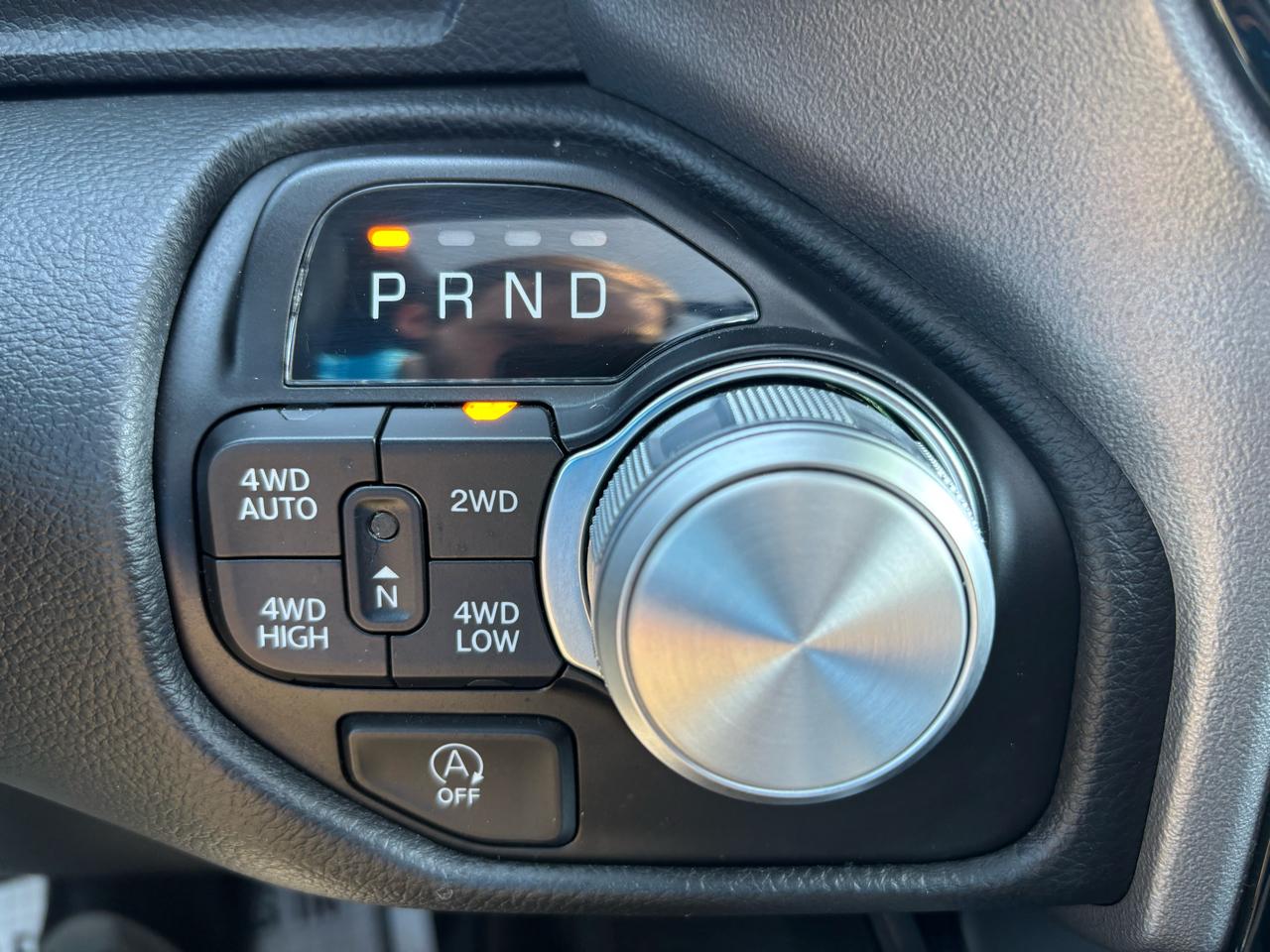 RAM 1500 Laramie 4x4 Crew Cab 5'7" Box 2024