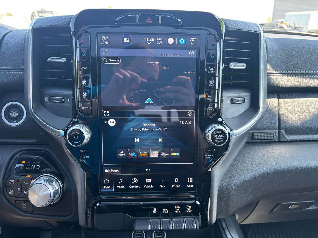 RAM 1500 Laramie 4x4 Crew Cab 5'7" Box 2024