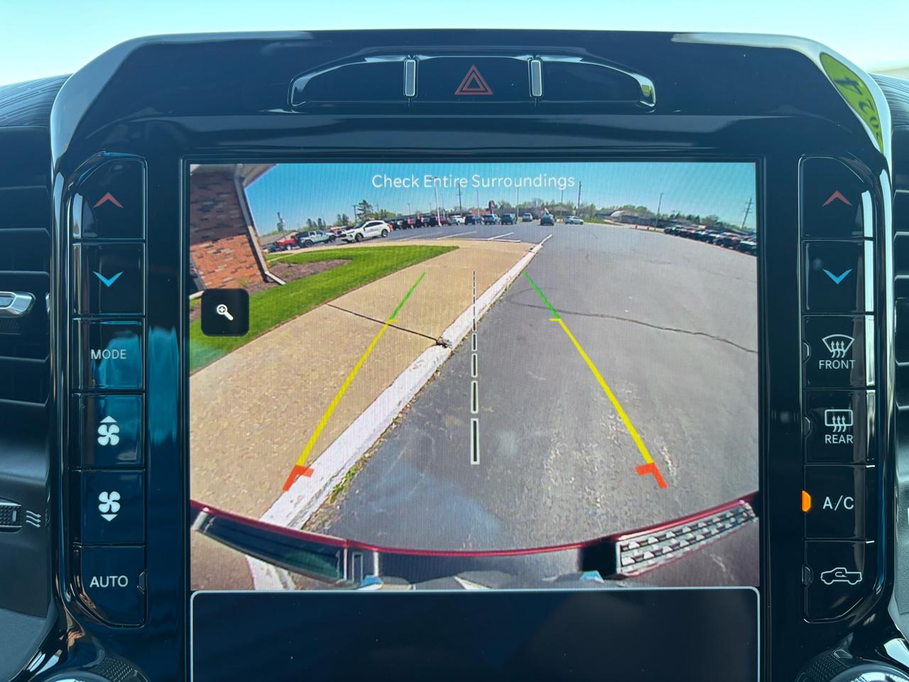 RAM 1500 Laramie 4x4 Crew Cab 5'7" Box 2024