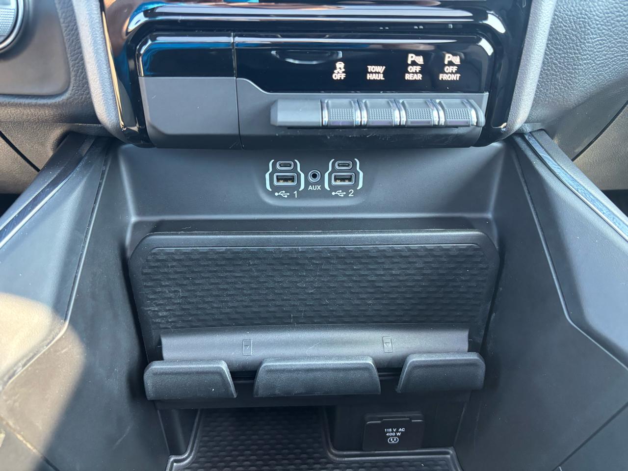 RAM 1500 Laramie 4x4 Crew Cab 5'7" Box 2024