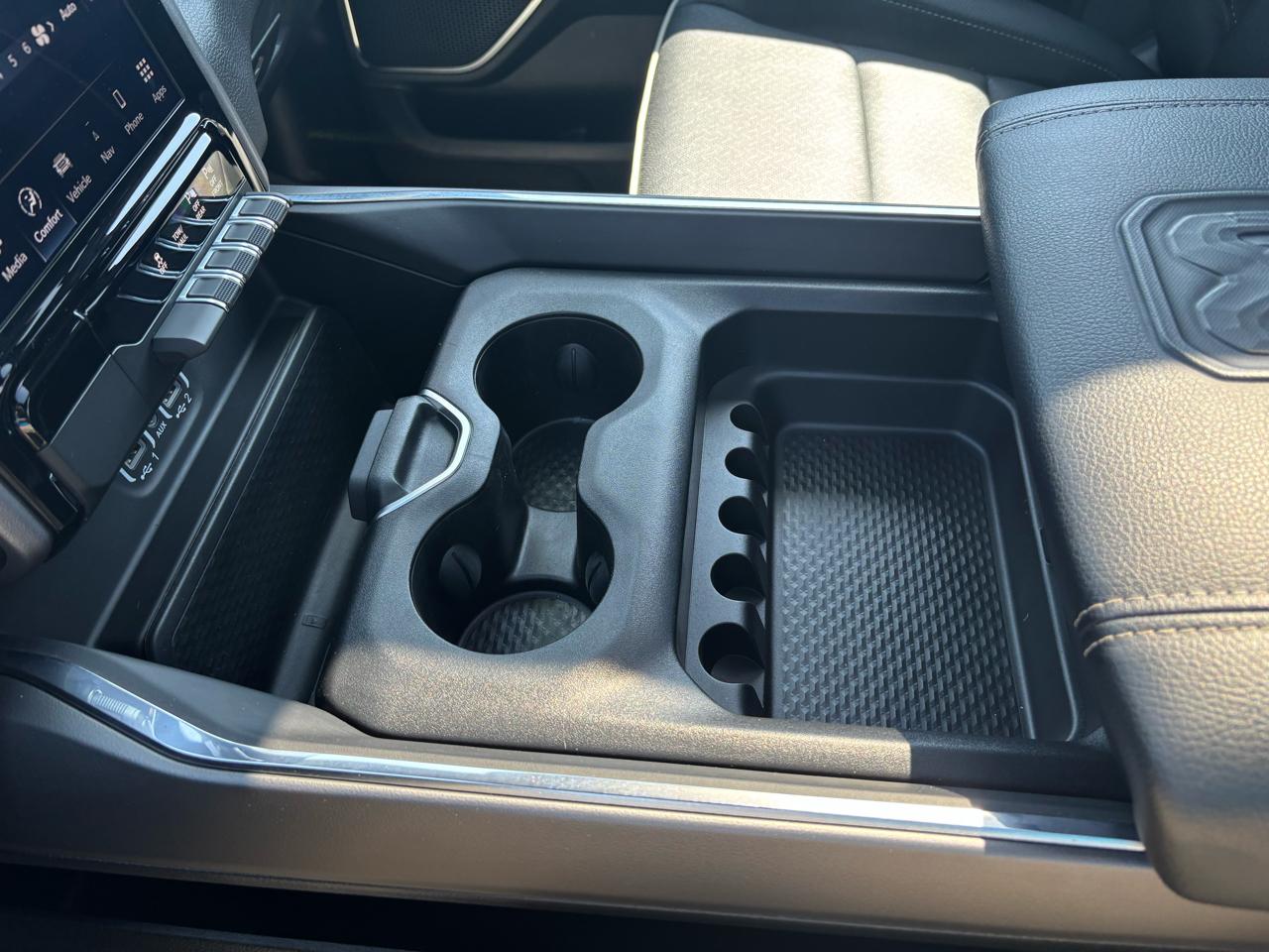 RAM 1500 Laramie 4x4 Crew Cab 5'7" Box 2024