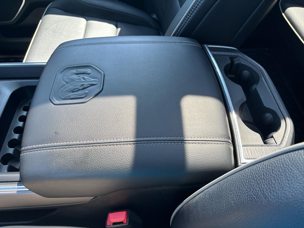 RAM 1500 Laramie 4x4 Crew Cab 5'7" Box 2024