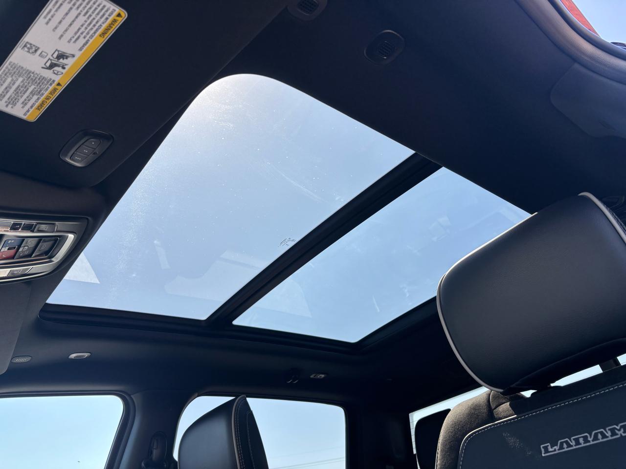 RAM 1500 Laramie 4x4 Crew Cab 5'7" Box 2024